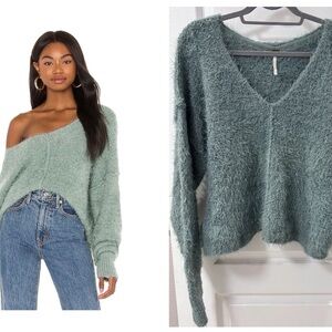 Free People Icing V-Neck Sweater in Spring Dust size S